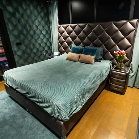 De Luxe Bed &wellness Semesterbostad 's-Hertogenbosch (Den Bosch)
