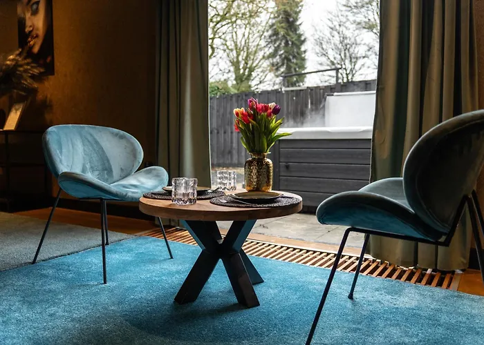 De Luxe Bed &wellness * Ден Бош